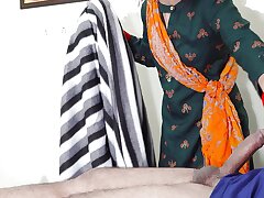 sexy Indian maid deepthroats rod in all Hindi audio