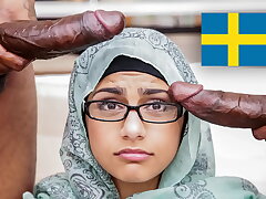 MIA KHALIFA - Min pojkv&auml;n l&aring;ter mig inte ha en trekant, s&aring; jag hade bang-out med tv&aring; svarta m&auml;n