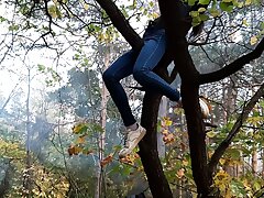Lady climbed a tree to fumble her labia on it - Lesbian-illusion