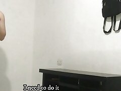 Give my horny beau a supreme deep throat in exchange for helping me fold my clothes - Porno in Spanish