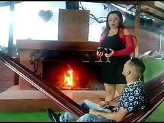 mesera traviesa me da su co&ntilde;o sin l&iacute;mite cuando mi esposa no llega a la cena rom&aacute;ntica en el restaurante despu&eacute;s de una copa de vino