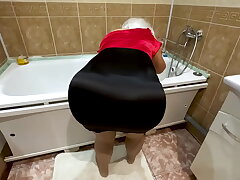 the step-mom leaned down specifically so that the stepson wished to boink her in the ass