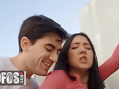 Lucky Jordi Meets Huge-chested Valeria Valois Who Desperately Asks For His Help In Exchange With A Ultra-cute Suck off - Mofos