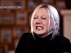 Girl vulva stuffed with a excruciating device