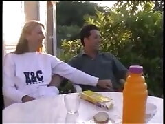 Stiff sex yankee girls in garden from HOREReu