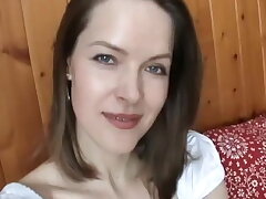 sexi female open whide facehole