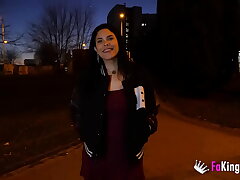 Teasing random folks at the streets? Cuban hottie Amanda Luxor definitely has no limits!!