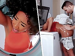 Petting my Girlfriend's Ebony sMom Stuck in the Washing Machine - MILFED