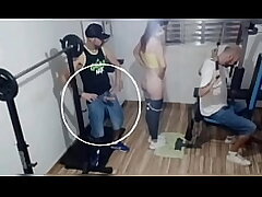 Unfaithful gf cheating on her spouse right next to her at the gym!