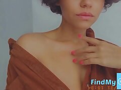 She sends her naked snapchat video to strangers