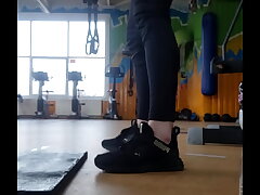 A Youthfull Female Wiggles her Backside in The Gym