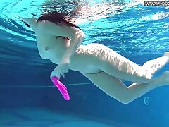 Hot Russian Jessica Lincoln in the pool