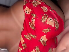 Esposa sedenta por pica vai pra cama com shortinho curto pra provocar o marido